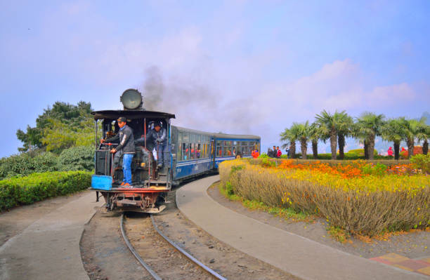 weekend destination near siliguri- darjeeling toy train